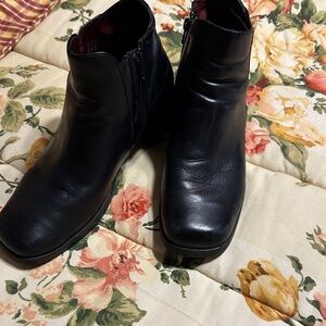 Santana Canada Black Leather Boots